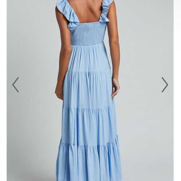 NICOLLEE MIDI DRESS - PLUNGE NECK SLEEVELESS TIERED DRESS IN BLUE - Picture 2 of 2